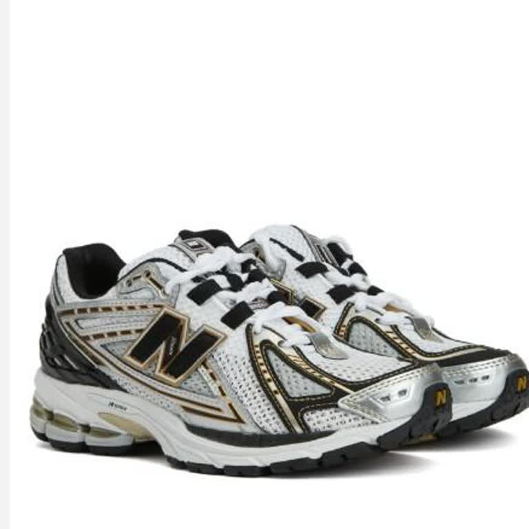 New Balance 1906 Ayakkabısının Alt Tabanı Hızla Açıldı