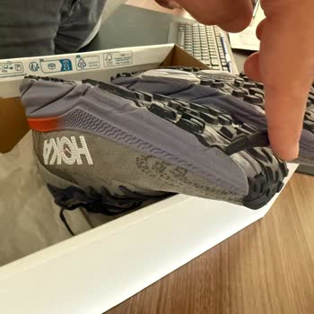 Sportive Hoka Clifton Ayakkabısının Tabanındaki Üretim Kusuru Ve İade Talebi