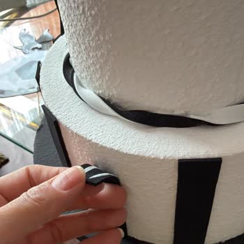 Dekor Pasta Gönderilen Maket Pasta, Bize Gösterilen Görsellerle Hiçbir Şekilde Uyuşmuyordu