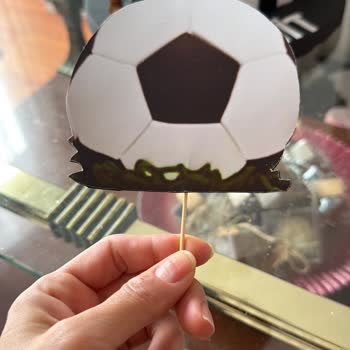 Dekor Pasta Gönderilen Maket Pasta, Bize Gösterilen Görsellerle Hiçbir Şekilde Uyuşmuyordu