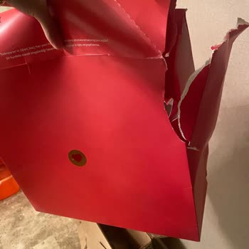 Boyner Ve Hepsijet'ten Güvensiz Ve Hasarlı Kargo Teslimatı Şikayeti