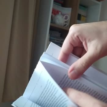 Sayfaları Yapışık Kitapta Karşılaşılan Baskı Hatası Ve İlgisiz Müşteri Hizmeti