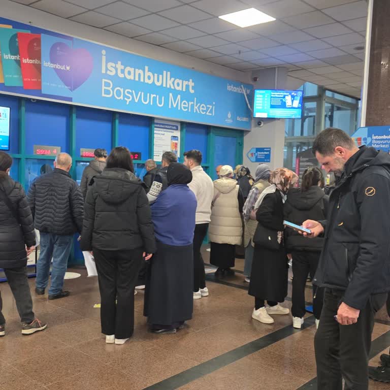 İstanbulkart Başvuru Merkezinde Uzun Bekleme Süresi Ve Yetersiz Gişe Sayısı