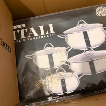 Trendyol Taçev Siparişimde Kutuların Üzerinde Kuş Pisliği Vardı