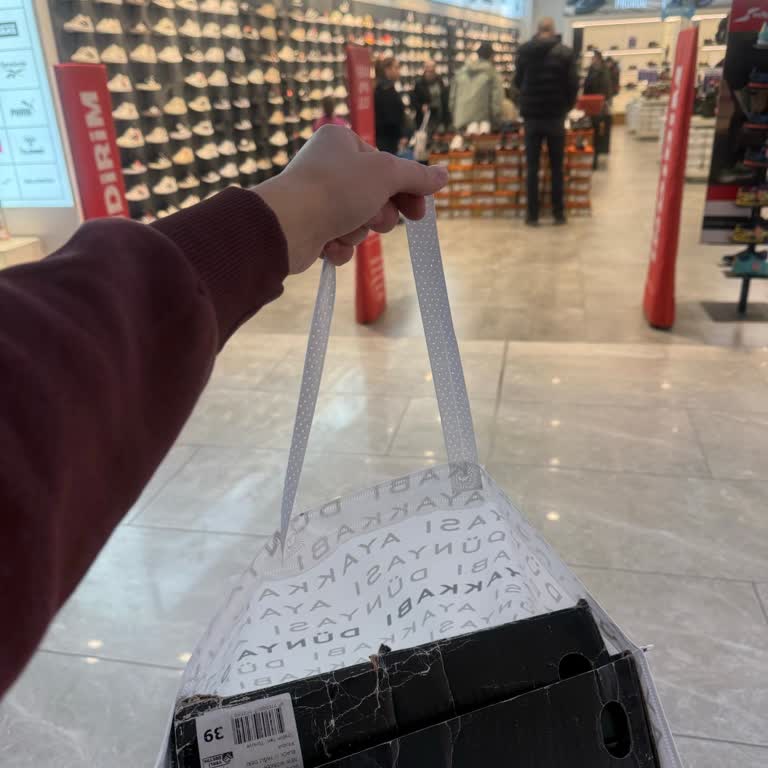 Harley Davidson Botu Yırtık Kutuda Teslim Edildiği İçin Şikayet