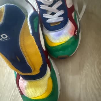 Yağmurda Renkleri Karışan Polo Ralph Lauren Spor Ayakkabı İçin Değişim Talebi