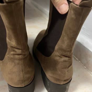 Marjin Süet Bot Hızlı Deforme Oldu Ve Yağmurda Lekeler Oluştu