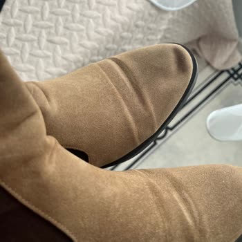 Marjin Süet Bot Hızlı Deforme Oldu Ve Yağmurda Lekeler Oluştu