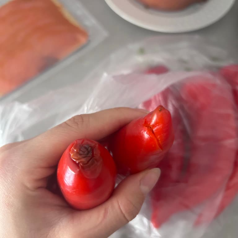 İzmir Karşıyaka'da Migros Hemen Siparişinde Bozuk Sebzeler Teslim Edildi