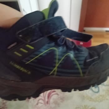 Lumberjack Botunda Çoraplar Kara Oluyor Ve Koku Şiddetli