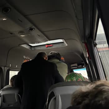 Aşırı Kalabalık Otobüs Yolculuğunda Güvenlik Tehlikesi Ve Sağlık Problemi