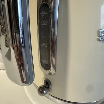 Smeg Kettle’da Boya Soyulması, Paslanma Ve Su Sızdırma Problemi