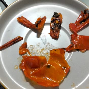 Deli Chef Menemen Harcında Aşırı Domates Kabukları Ve Müşteri Hizmetlerine Ulaşılamaması