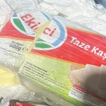 Migros'ta Ekici Kaşar Peynirinde Küf Ve Güven Kaybı
