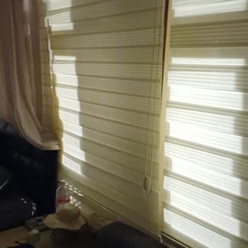 Dairenin Önündeki Parlak Sokak Lambası Geceleri Uyku Sorunu Yaratıyor