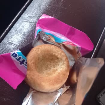 Ülker Kekstra Çilekli Üründe Jel Eksikliği Ve Müşteri Hizmetine Ulaşamama Şikayeti