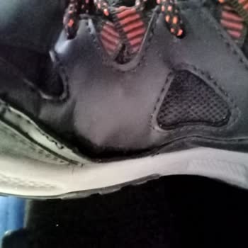 Bot Dikişleri Kısa Sürede Açıldı, Kullanıcı Hatası İddiasıyla Değişim Reddedildi