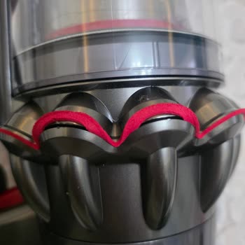 Dyson V11 Süpürge Gövdesindeki Kırılma Ve Çekiş Kaybı, Garanti Kapsamında Ücretsiz Onarım İsteği