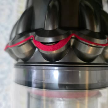 Dyson V11 Süpürge Gövdesindeki Kırılma Ve Çekiş Kaybı, Garanti Kapsamında Ücretsiz Onarım İsteği