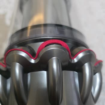 Dyson V11 Süpürge Gövdesindeki Kırılma Ve Çekiş Kaybı, Garanti Kapsamında Ücretsiz Onarım İsteği