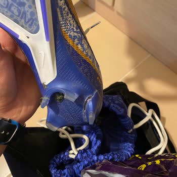 Orijinal İddia Edilen Nike Krampon Kısa Sürede Kırıldı, Satıcı Cevapsız