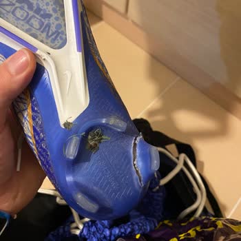 Orijinal İddia Edilen Nike Krampon Kısa Sürede Kırıldı, Satıcı Cevapsız