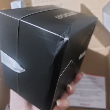 Ersa Saat'ten Gelen Kargo Paketi Yırtık Ve Hediye Paketi Ezilmiş