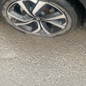 Kayapınar Ve Bağlar’da Bozuk Yol Çukurları Lastikleri Yırtıyor, Tazminat İstiyorum