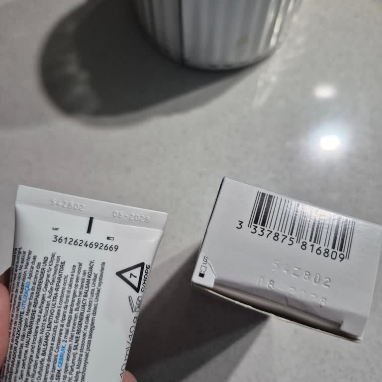 La Roche Posay Ürünün Orijinalliği Şüpheli, Barkod Ve Seri Numarası Uyuşmuyor