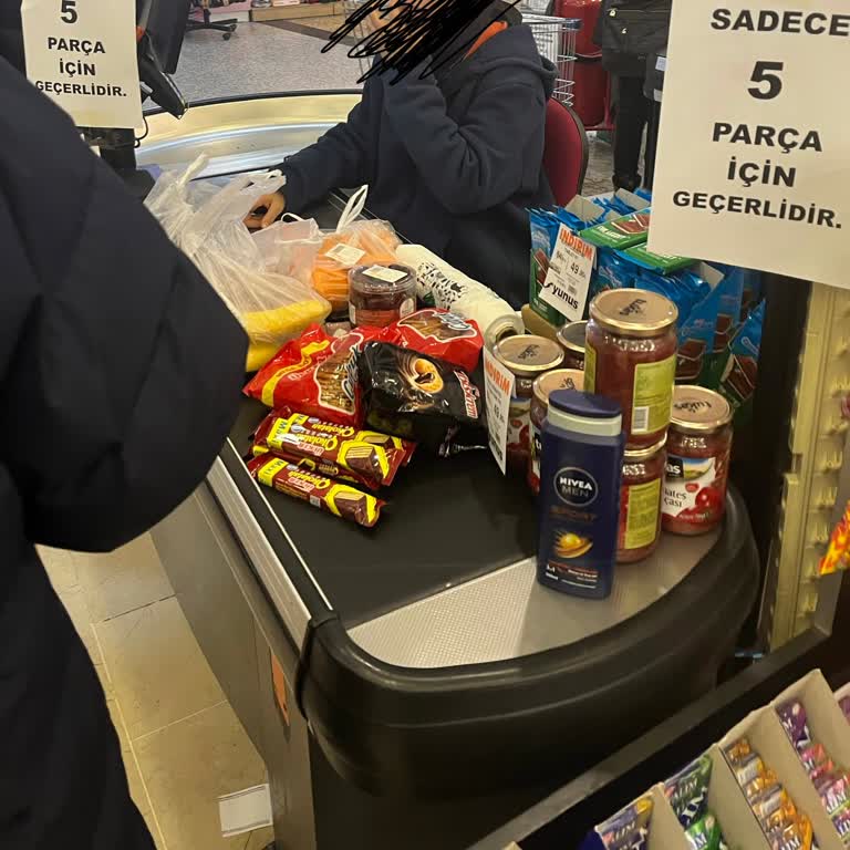 Yunus Market Eryaman Okyanus Şubesinde Express Kasa Kuralı İhlali