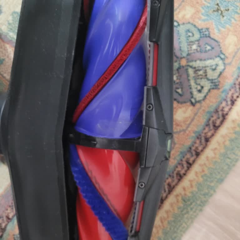 Dyson Süpürge Ucunda Plastik İz Ve Leke Sorunu: Değişim Talebi