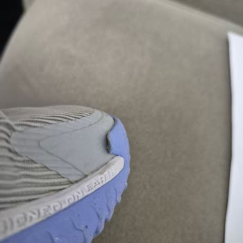 Nike Ayakkabısının Yan Kısımları Açıldı, Boyner Üretim Hatası İddiasını Reddetti