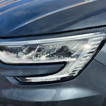 Yeni Renault Megane Işıklarındaki Buğulanma Ve Sararma Sorunu Garantiden Ücretsiz Değişim Bekliyor