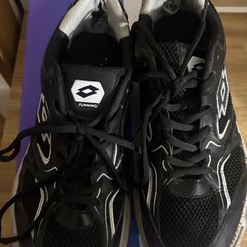 Ayıplı Lotto Spor Ayakkabı Nedeniyle Ayak Sağlığında Ağrı Ve Garanti Değişim Talebi