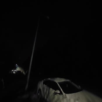 Gaziemir'de Karanlık Sokaklar Görme Engelliyi Tehlikeye Atıyor