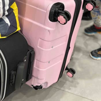 Ercan Havalimanı’nda Kırık Valiz Teslim Alındı Ve Pegasus’tan Yanıtsız Cevap