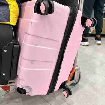 Ercan Havalimanı’nda Kırık Valiz Teslim Alındı Ve Pegasus’tan Yanıtsız Cevap