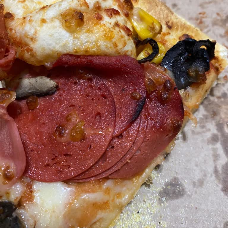 Soğuk Ve Düzensiz Malzeme Dağılımı Olan Domino’s Pizza Şikayeti