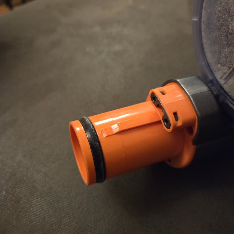 Philips Şarjlı Süpürgede Bağlantı Tırnağı Kırıldı, Garanti Kapsamında Ücretsiz Onarım Talep Ediliyor