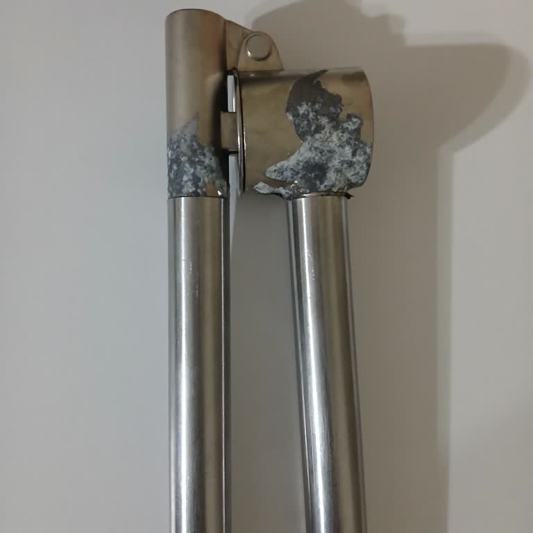 IKEA Ankara Mamak'tan Aldığım Sarımsak Ezicinin Metal Parçası Hızla Paslanıp Soyuluyor