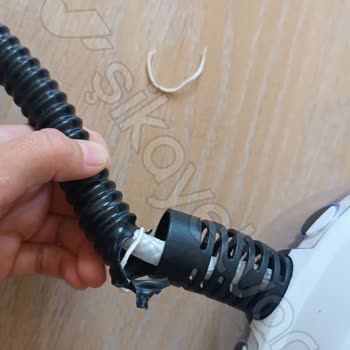 Buharlı Temizlik Cihazının Borusu Kısa Sürede Eridi, Güvenlik Endişesi