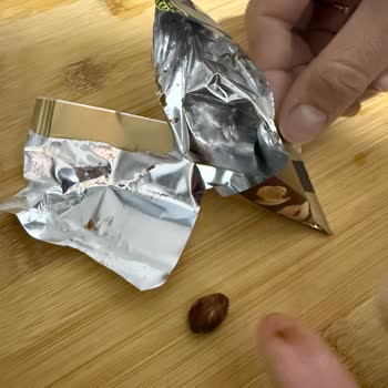 Nero Çikolatasında Kabuklu Fındık Ve Diş Kırılma Riski