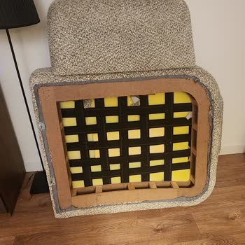 Dört Ayda Çöken Koltuk Ve Servis Yanıtı Yok, Yenisi Ve Fatura Talep Ediyorum