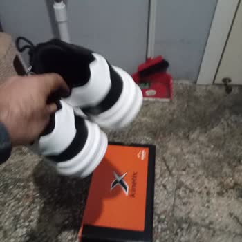 Flo Mağazası Ayakkabı Numara Değişimini Toz İddiasıyla Reddetti