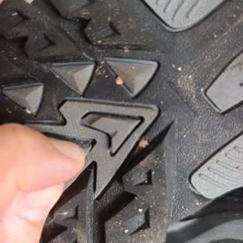 Ayıplı Botta Su Sızması Ve Delik, Mağazanın İade Ve Değişim Reddine Karşı Tüketici Şikayeti