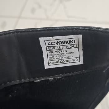 LCW Kadın Botunda Üretim Hatası Ve Şubede Bilgi Eksikliği!