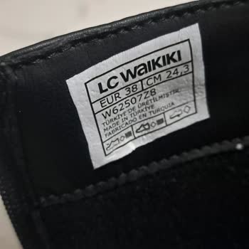 LCW Kadın Botunda Üretim Hatası Ve Şubede Bilgi Eksikliği!