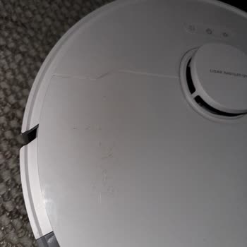 Media Markt'tan Dream Robot Süpürge’de Su Deposu Arızası Ve Üst Çizik