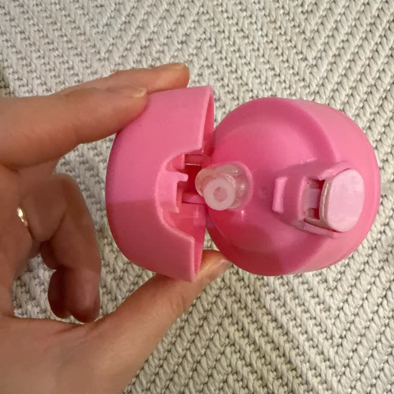 Minikido Shoes Mağazasında Kırılan Suluk Kapağı İçin Değişim Talebi