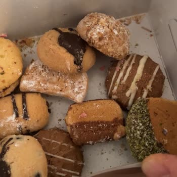 Tatbak Tuzla Şubesinde Kurabiyede Canlı Kurt Keşfi